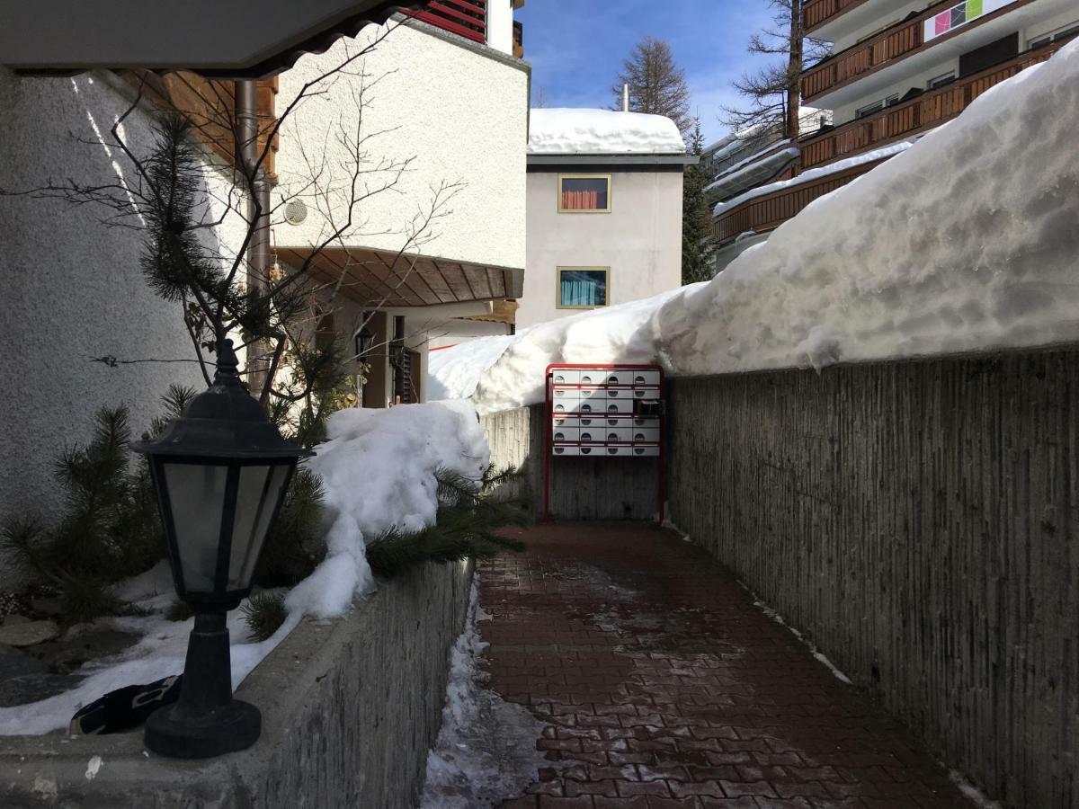 Апартаменты Haus Colmar Церматт Экстерьер фото